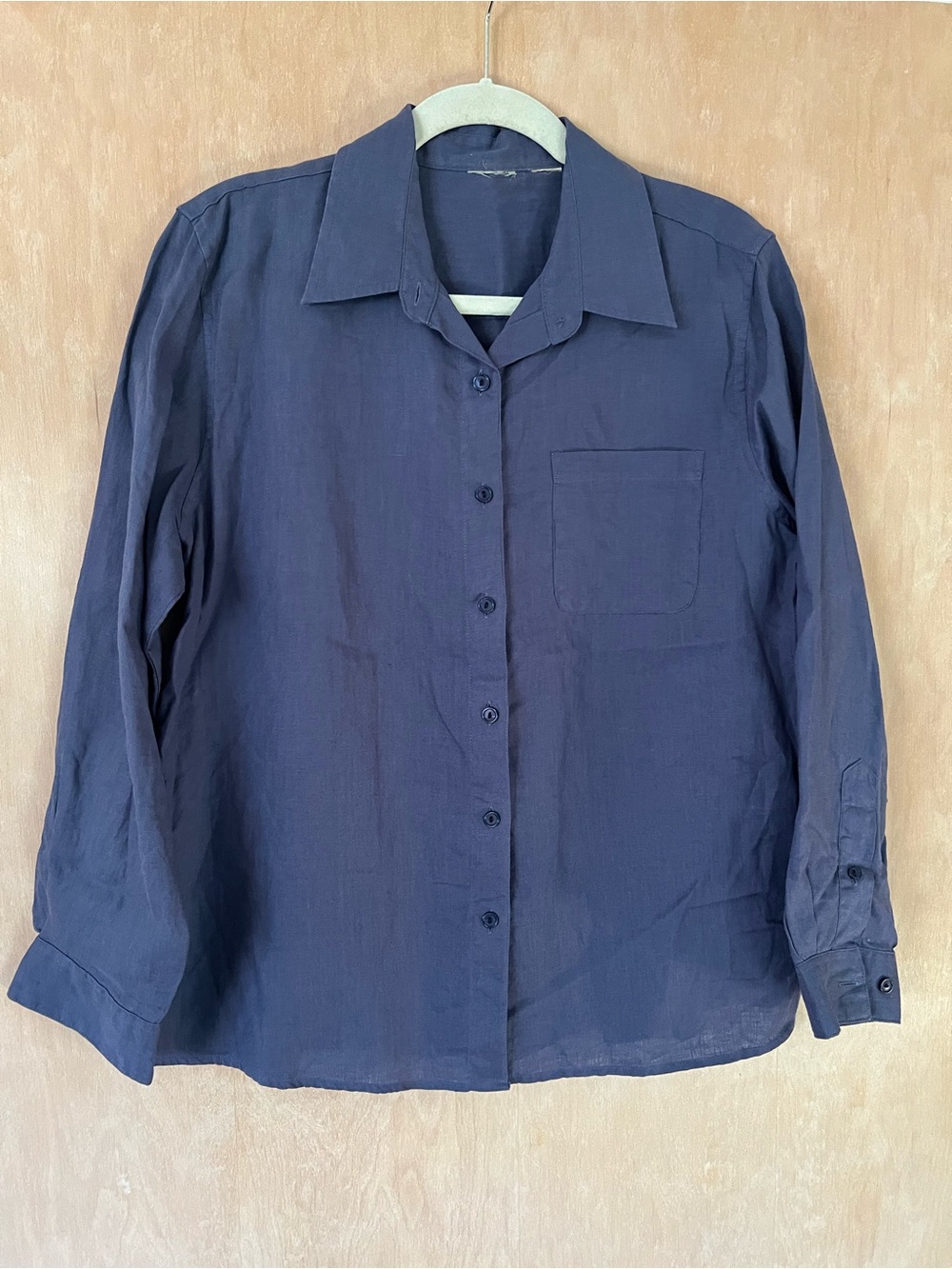 Classic Women’s Navy Linen Button-Up Shirt